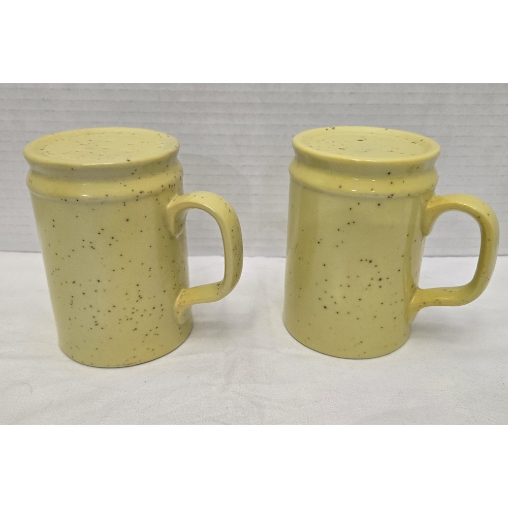 Vtg Fitz & Floyd Quadrille Yellow Saltβ & Pepper Shakers Mug Style MCM Stoneware